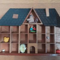 casetta in legno porta oggetti 