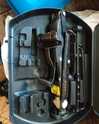 Crik cric originale per VW Polo codice ricambio 6N