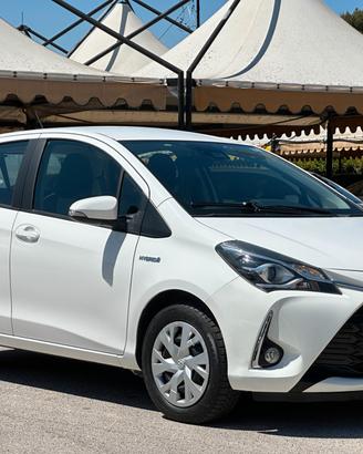 TOYOTA Yaris 1.5 Hybrid 5 porte Business