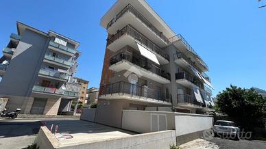 3 LOCALI A BARONISSI