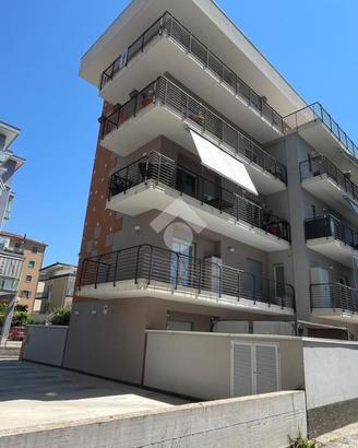 3 LOCALI A BARONISSI