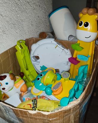 Lotto giocattoli e oggetti bambini 