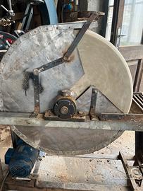 Smerigliatrice per arrotare coltelli e arnesi