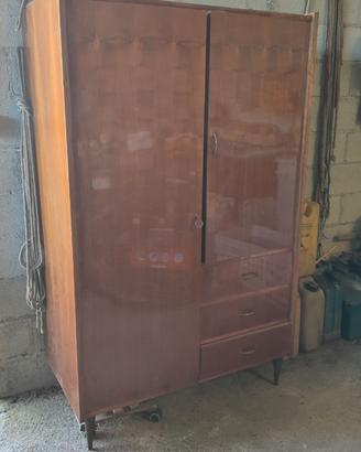Armadio in legno