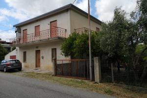 Fabbricato rurale con agrumeto