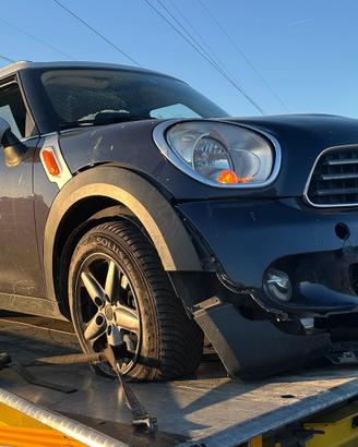 MINI COOPER D COUNTRYMAN R60 INCIDENTATA
