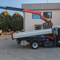Autocarro ISUZU M55
