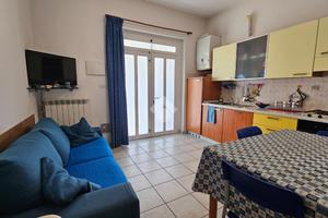 2 LOCALI A SAN BENEDETTO DEL TRONTO