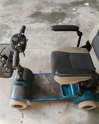 Scooter elettrico , carrozzina elettrica