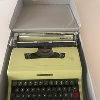 Macchina da scrivere Olivetti