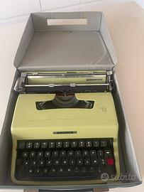Macchina da scrivere Olivetti