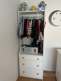 Armadio IKEA per cameretta con 3 cassetti