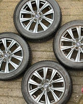 Cerchi gomme Ford 215/55 R17 ( invernali )