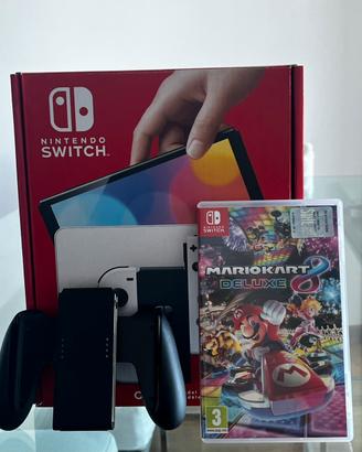 Nintendo Switch OLED + Mario Kart 8 Deluxe