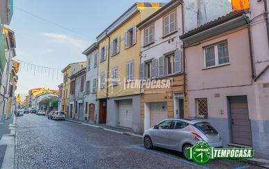 Casa Indipendente ristrutturata con box in centro