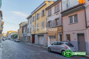Casa Indipendente ristrutturata con box in centro
