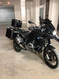 Gs 1200 Triple Black