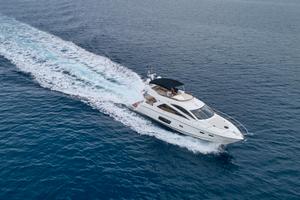 Noleggio LUXURY YACHT MANHATTAN 53 18 MT