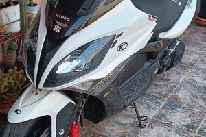 scooter Kymco xciting r500