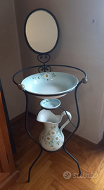 Lavabo Vintage con specchio completo.