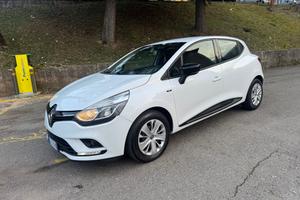 Renault Clio TCe 12V 75 CV 5 porte Moschino Life 0