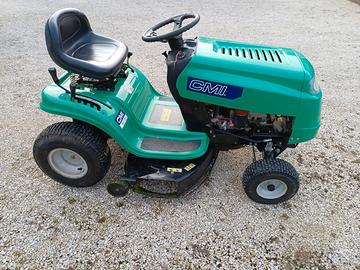 Trattorino rasaerba MTD