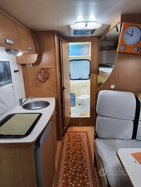 blu Camp Sky 51 su Ford 2200 CV.130 