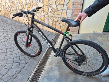Bicicletta rockrider  ST540