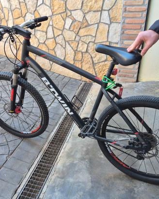 Bicicletta rockrider  ST540