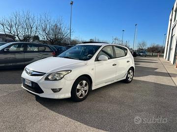 HYUNDAI i30 1.4 16V 109CV 5p. Active