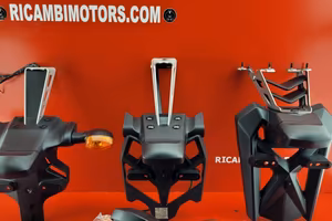PORTATARGA YAMAHA R1 R6 T-MAX 530 FZ8 FZ1