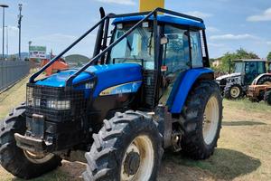 Trattore NEW HOLLAND mod. TM120