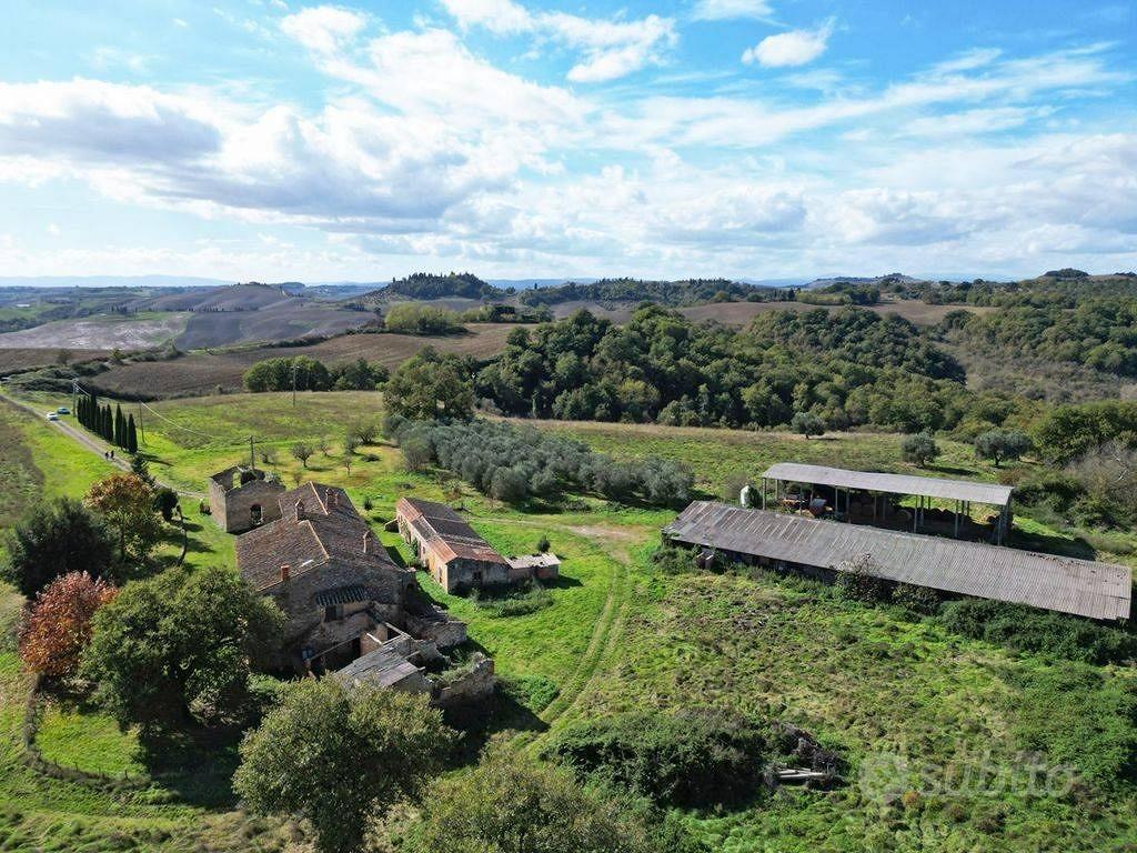 Rustico / Casale di 1075 m² con più di 5 locali e - Vista 2