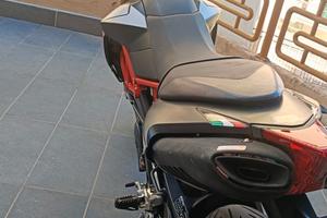 moto Aprilia Dorsoduro 