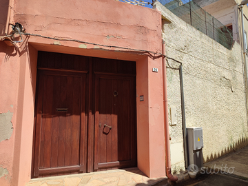 Indipendente con cortile frontale