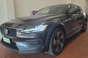VOLVO V60 Cross Country 2.0 B4 D 211H 195 MHEV H
