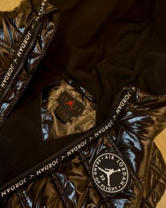 Smanicato Jordan nero lucido