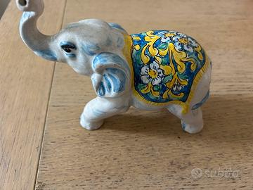 Elefante in ceramica di Caltagirone
