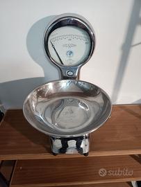 Bilancia "Suprema" acciaio inox  portata 2kg.