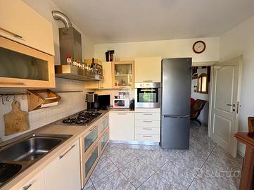 VILLA A SCHIERA A POGGIO TORRIANA