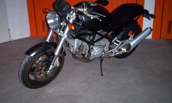 Ducati Monster 900 - 2001