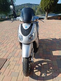 piaggio carnaby 250 ie