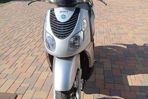 piaggio carnaby 250 ie