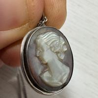 Ciondolo antico in argento 800 con cameo