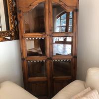 Mobili, tavolo e sedie