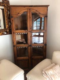 Mobili, tavolo e sedie