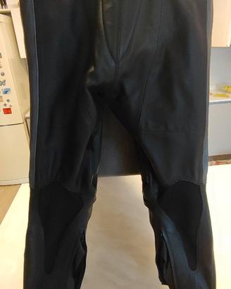 Tuta in pelle per motociclista