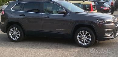 auto jeep Cherokee