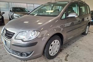 Volkswagen Touran 1.6 Conceptline