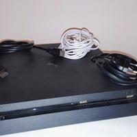 🎮 PlayStation 4 + 2 controller + 5 giochi!
